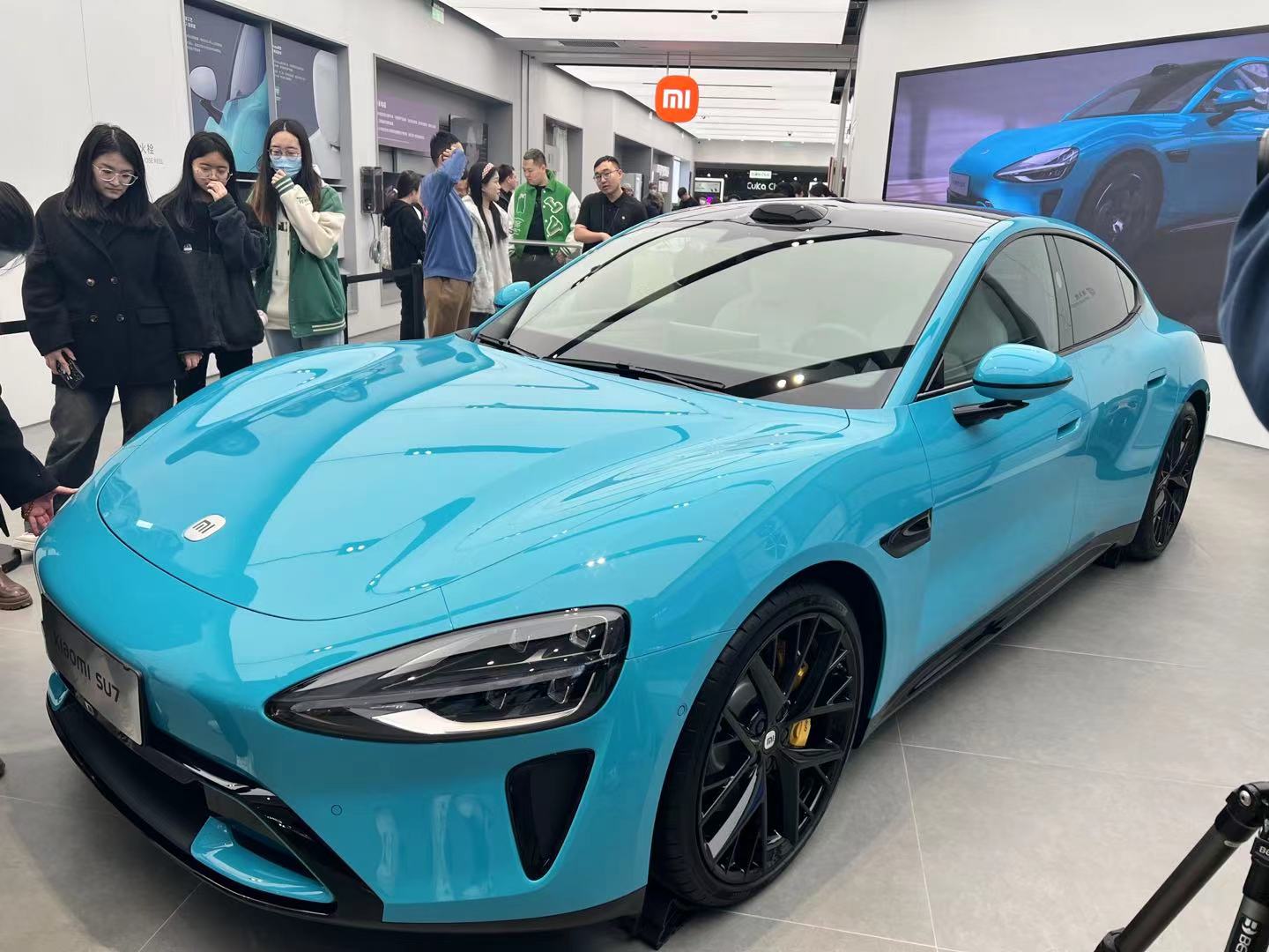 銷售通宵接單、提車要等2個月？小米汽車售價21.59萬元起，雷軍：成本真的很高