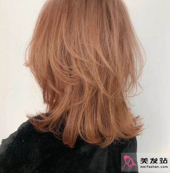 高層次中長(zhǎng)發(fā)造型 時(shí)髦個(gè)性越看越美