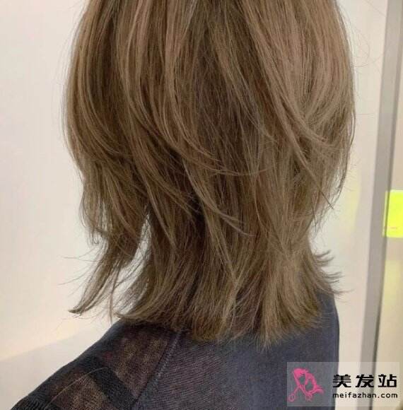 高層次中長(zhǎng)發(fā)造型 時(shí)髦個(gè)性越看越美