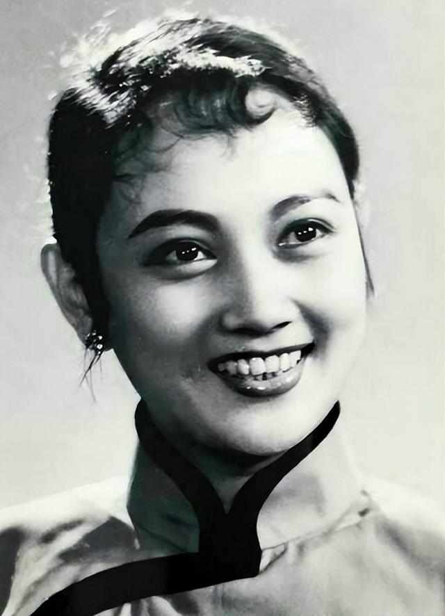 王曉棠 上世紀(jì)家喻戶曉的女將軍，60后們的女神，如今卻少有人知（上世紀(jì)家喻戶曉的女將軍）(5)