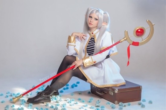 亞美尼亞小姐姐COS《龍珠》18號(hào)：成熟人妻身材火辣