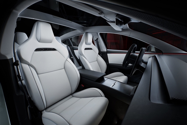 52990美元起！特斯拉發(fā)布新款Model 3高性能版：車速超過保時(shí)捷911