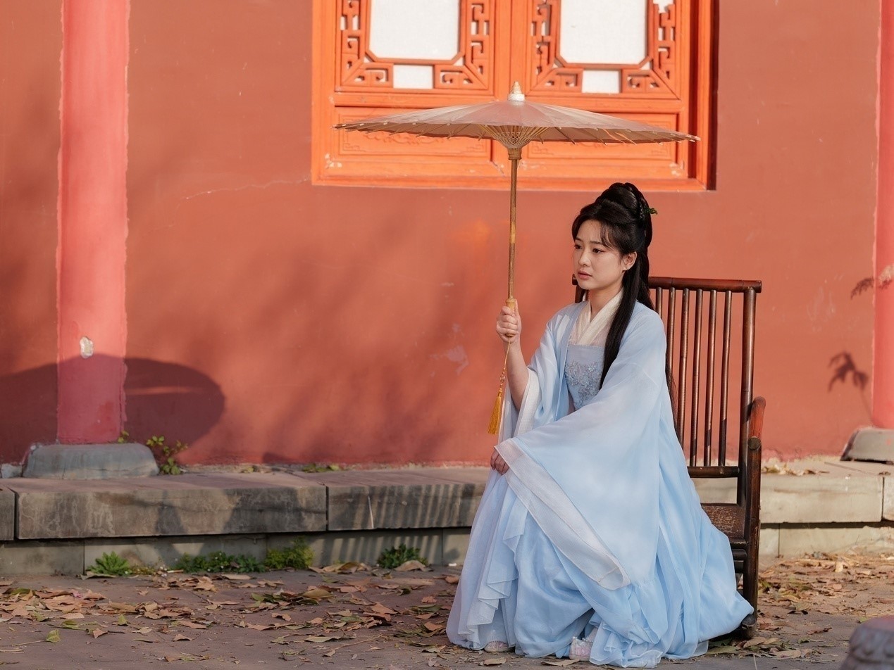 古裝互動(dòng)游戲《許愿，我要帶她們回現(xiàn)代》限時(shí)折扣價(jià)37.8元