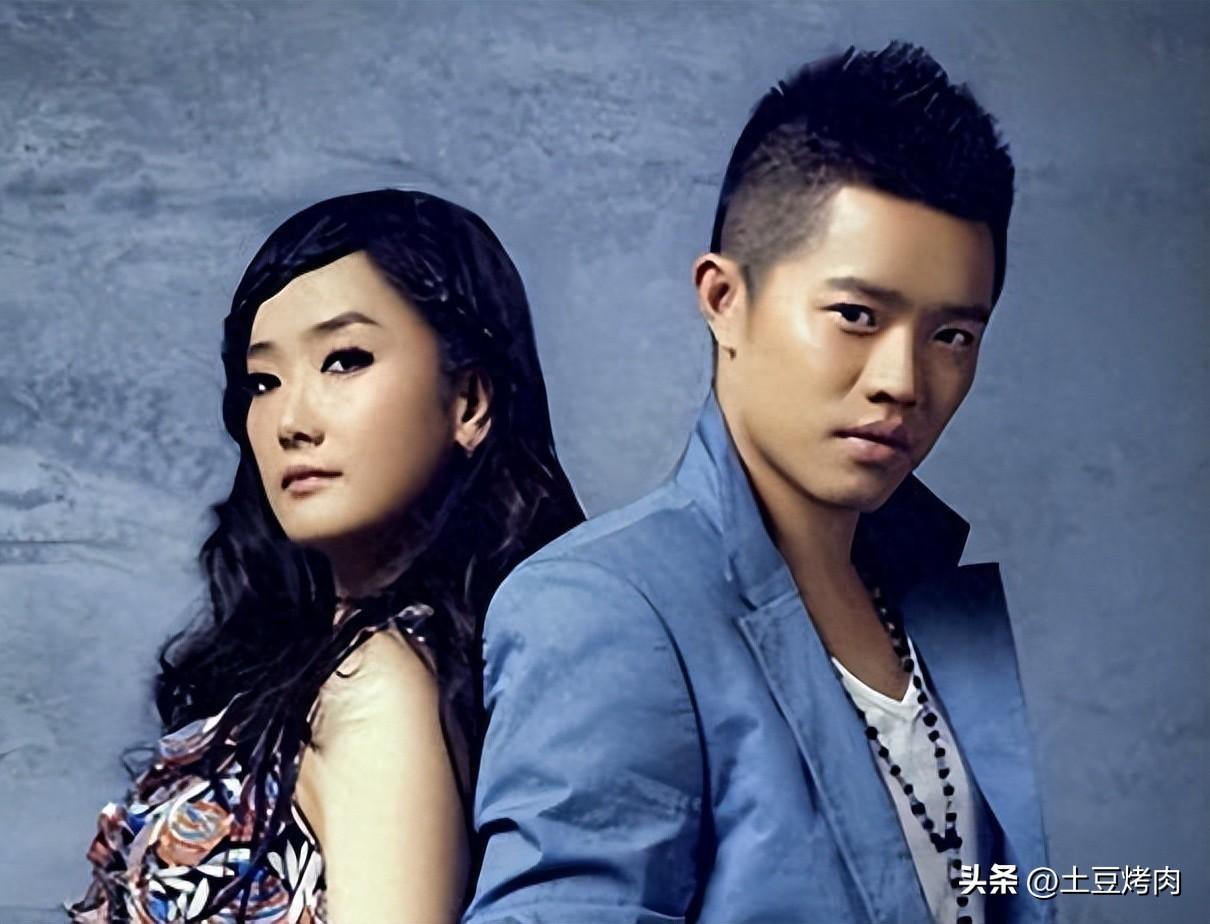 鳳凰傳奇演唱會(huì)全場(chǎng)大合唱，山河圖臺(tái)下卻不唱了，網(wǎng)友：太好笑了 4