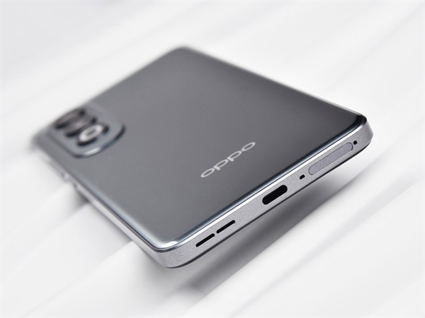 百瓦快充+5500mAh大電池同檔罕見(jiàn)！OPPO K12上手