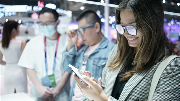車機互聯(lián)第一梯隊！魅族21系列、Flyme Auto、MYVU AR眼鏡亮相北京車展