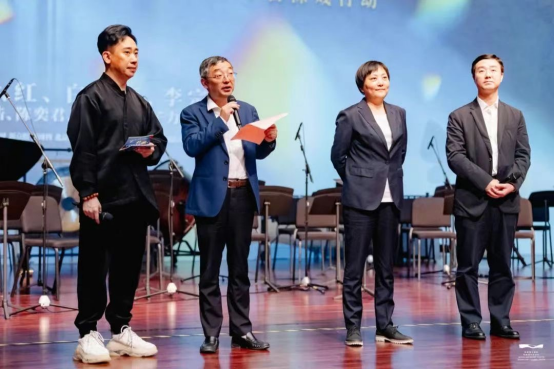 央華戲劇&莫言先生戲劇大作《鱷魚》5月將在蘇州、杭州上演