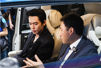 張若昀亮相北京車展：稱《慶余年2》五月中旬播出