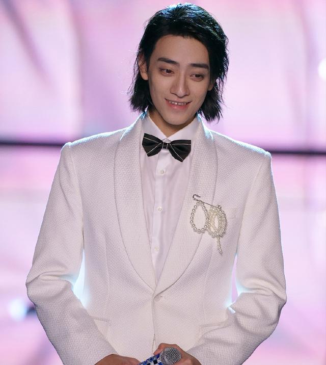 《假日暖洋洋》姚晨與小11歲白宇演 姐弟戀 ，別說，還真甜（假日暖洋洋姚晨與小11歲白宇演）(2)