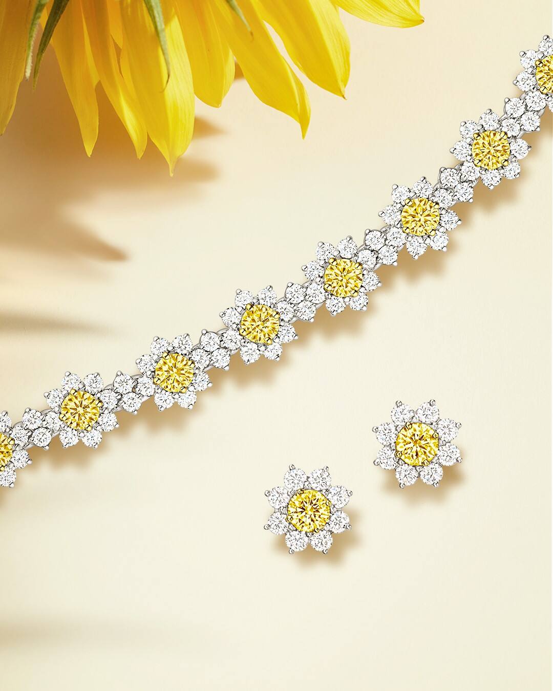 海瑞溫斯頓(Harry Winston)推出2024年Sunflower系列高級(jí)珠寶套裝及腕表作品