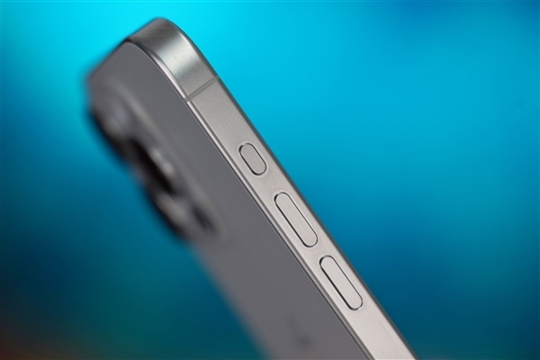 iPhone 15 Pro操作按鈕實(shí)用性大增：iOS 18可設(shè)置控制中心選項(xiàng)