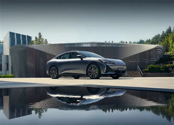 Model 3再迎強(qiáng)敵！極狐阿爾法S5明日交付：頂配21.68萬元
