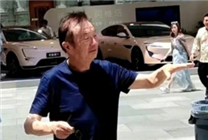 任正非新露面！80歲精神矍鑠