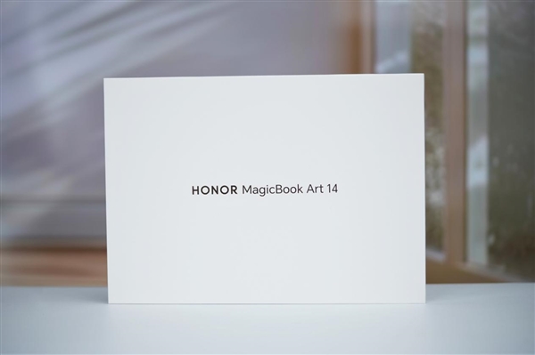 全球首發(fā)磁吸攝像頭！榮耀MagicBook Art 14圖賞