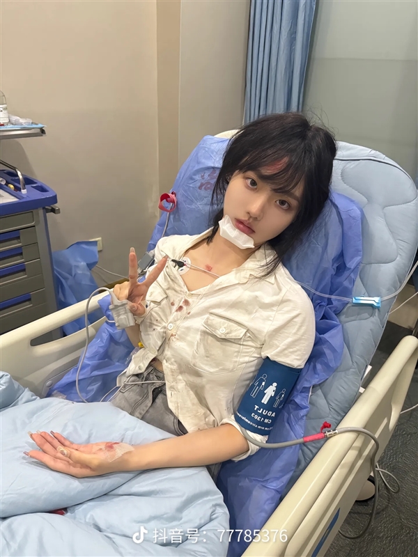 福州外賣小哥救助女子因高顏值走紅 本人發(fā)聲：無任何炒作 不會(huì)直播帶貨