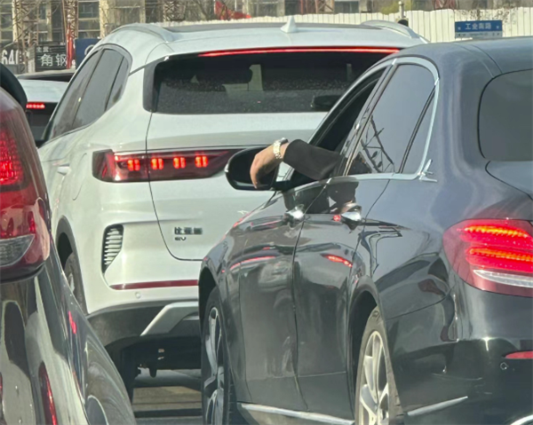 為什么中年男人去哪都要開(kāi)車(chē)啊