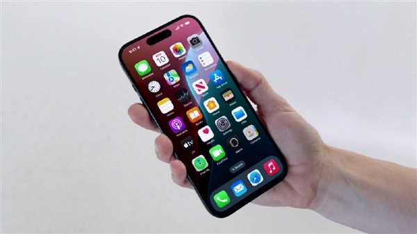 蘋(píng)果AI版iOS首日火爆：聊天秒變高情商 Siri華麗變身