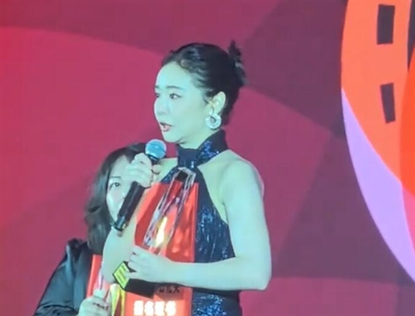 高葉百花獎(jiǎng)哭了：提名第37屆大眾電影百花獎(jiǎng)最佳女配角