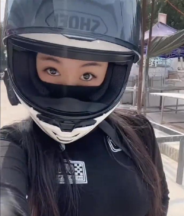 機(jī)車(chē)女網(wǎng)紅三毛子因車(chē)禍去世 網(wǎng)友感慨：真不能全面解禁摩托車(chē)