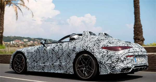 有錢人的大玩具！奔馳AMG PureSpeed上路測(cè)試：2025年全球首發(fā)