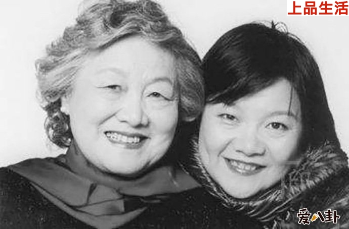 洪晃的父親是誰(shuí)