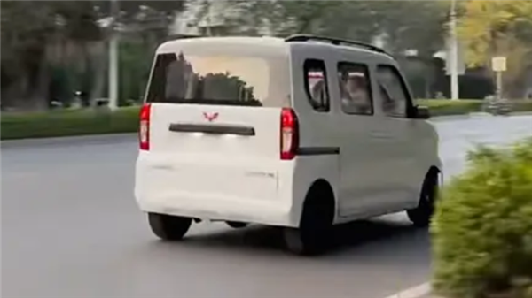中國(guó)人自己的K-car！全新五菱之光EV亮相街頭：預(yù)計(jì)明年上市開(kāi)售