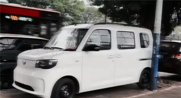 中國(guó)人自己的K-car！全新五菱之光EV亮相街頭：預(yù)計(jì)明年上市開(kāi)售