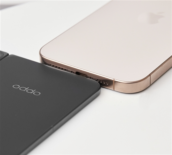 全球薄折疊屏！OPPO Find N5真機現(xiàn)身：薄到無敵