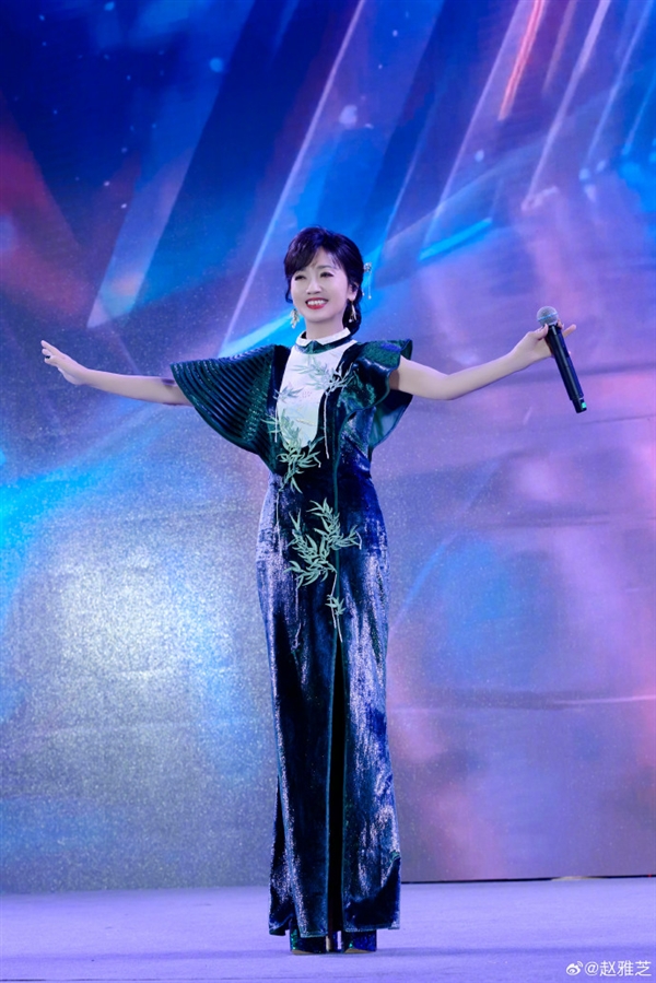 趙雅芝 蛇年最忙的女人：73歲高齡身材、顏值依然抗打 網(wǎng)友感慨