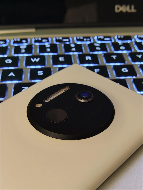 神操作！諾基亞流暢運行iOS：iPhone SE 3完美移植至Lumia 1020