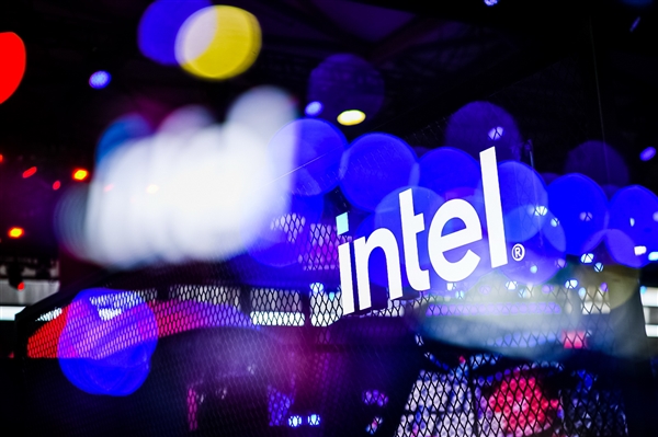 Intel前CEO痛批公司董事會(huì)！建議重新聘請(qǐng)基辛格