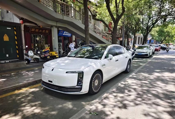 能與勞斯萊斯比高低！尊界S800純白實車曝光：本周上市